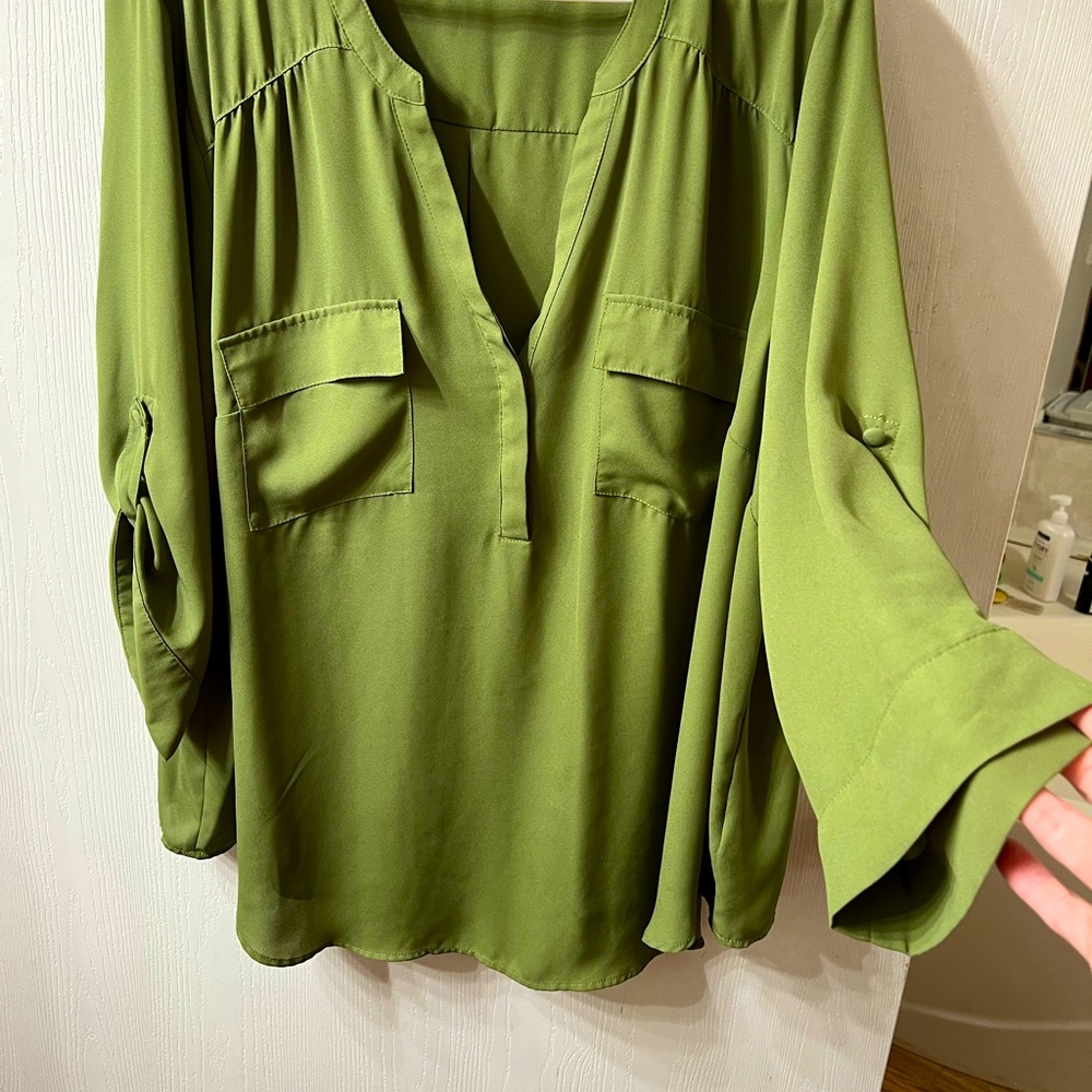 Torrid blouse size 3 green colored